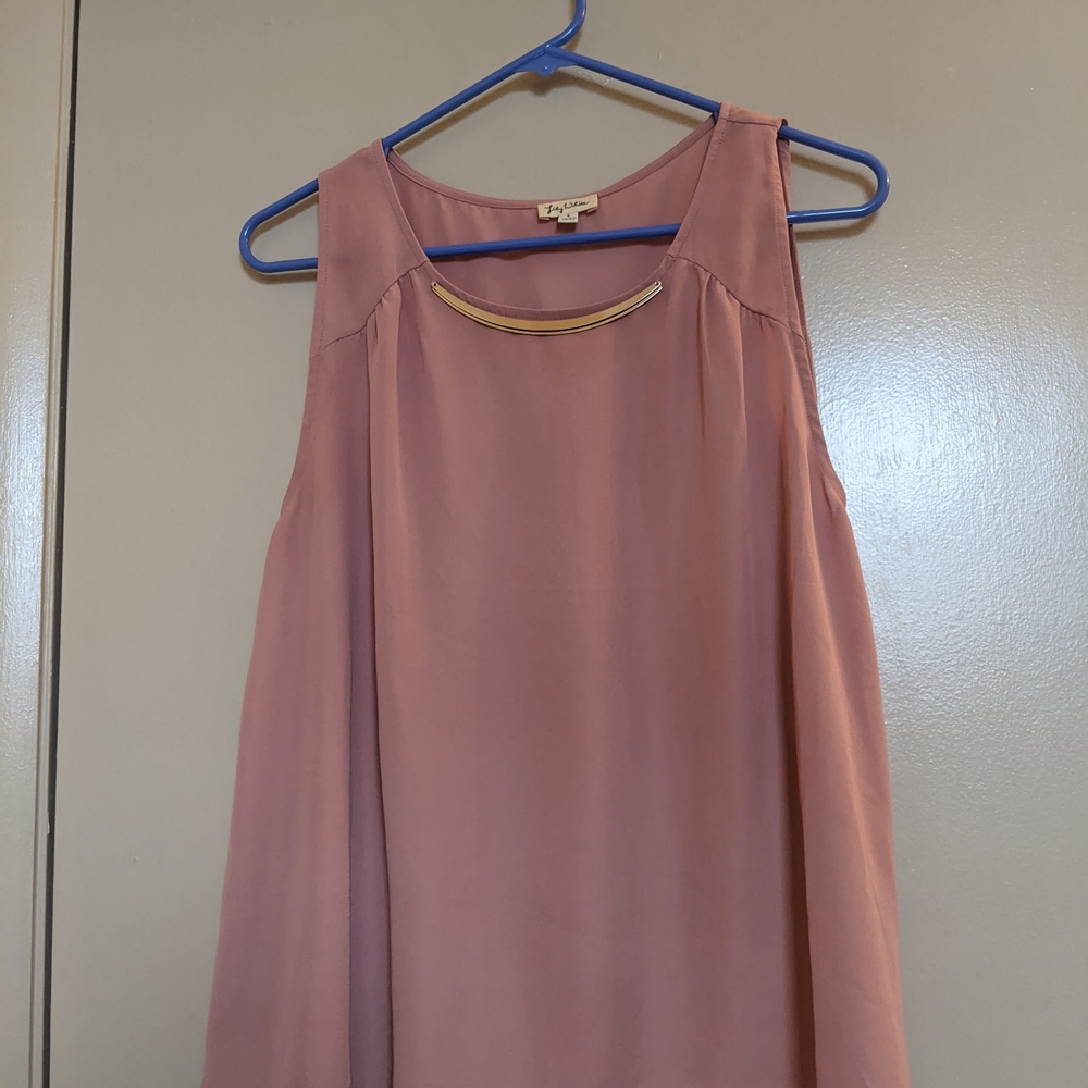 Lily White L Pink Sleeveless Top with Gold Accent